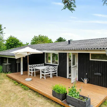 Classic 200 Metres From The Sea