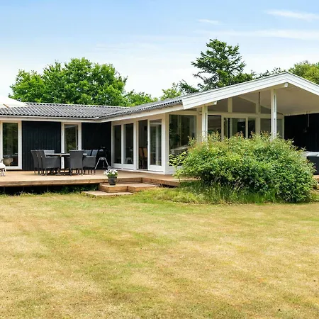 Classic 200 Metres From The Sea * Vejby