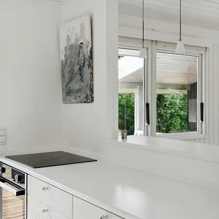 Classic 200 Metres From The Sea *