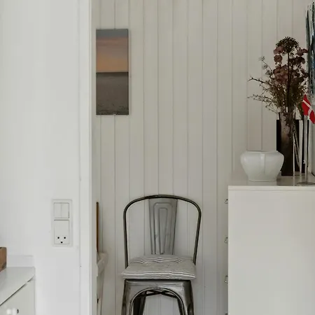 Classic 200 Metres From The Sea *